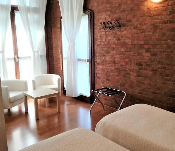 农家乐 杜毅耶酒店 *