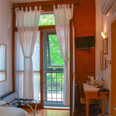Le Tuie Farm stay Bologna